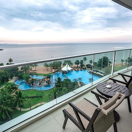 Movenpick Residences Pattaya With Ocean View Na Chom Thian Exterior photo