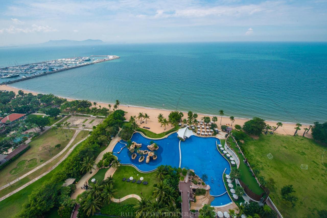 Movenpick Residences Pattaya With Ocean View Na Chom Thian Exterior photo