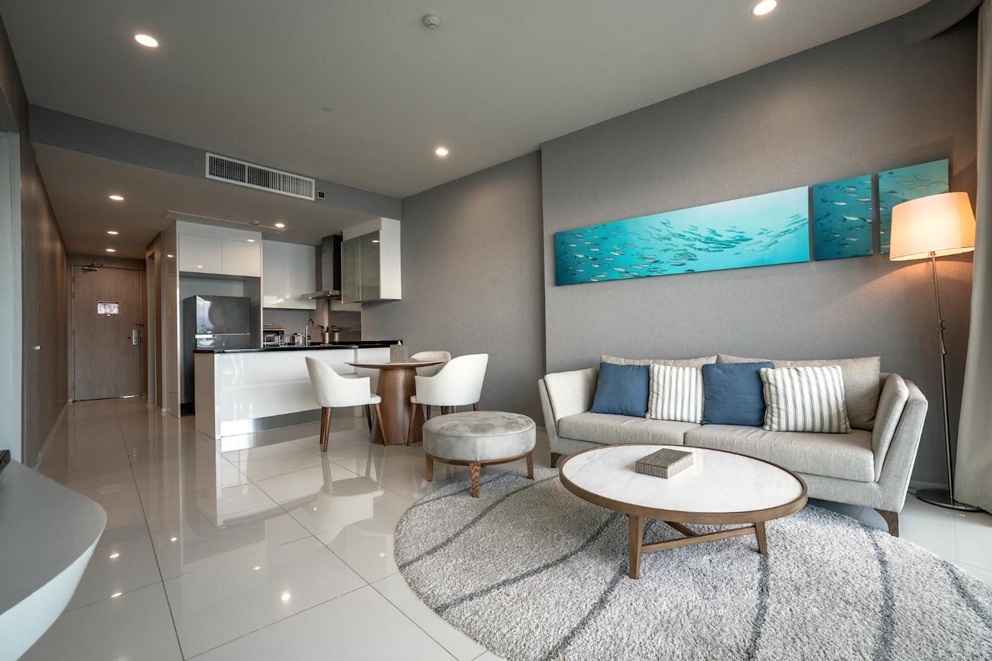 Movenpick Residences Pattaya With Ocean View Na Chom Thian Exterior photo