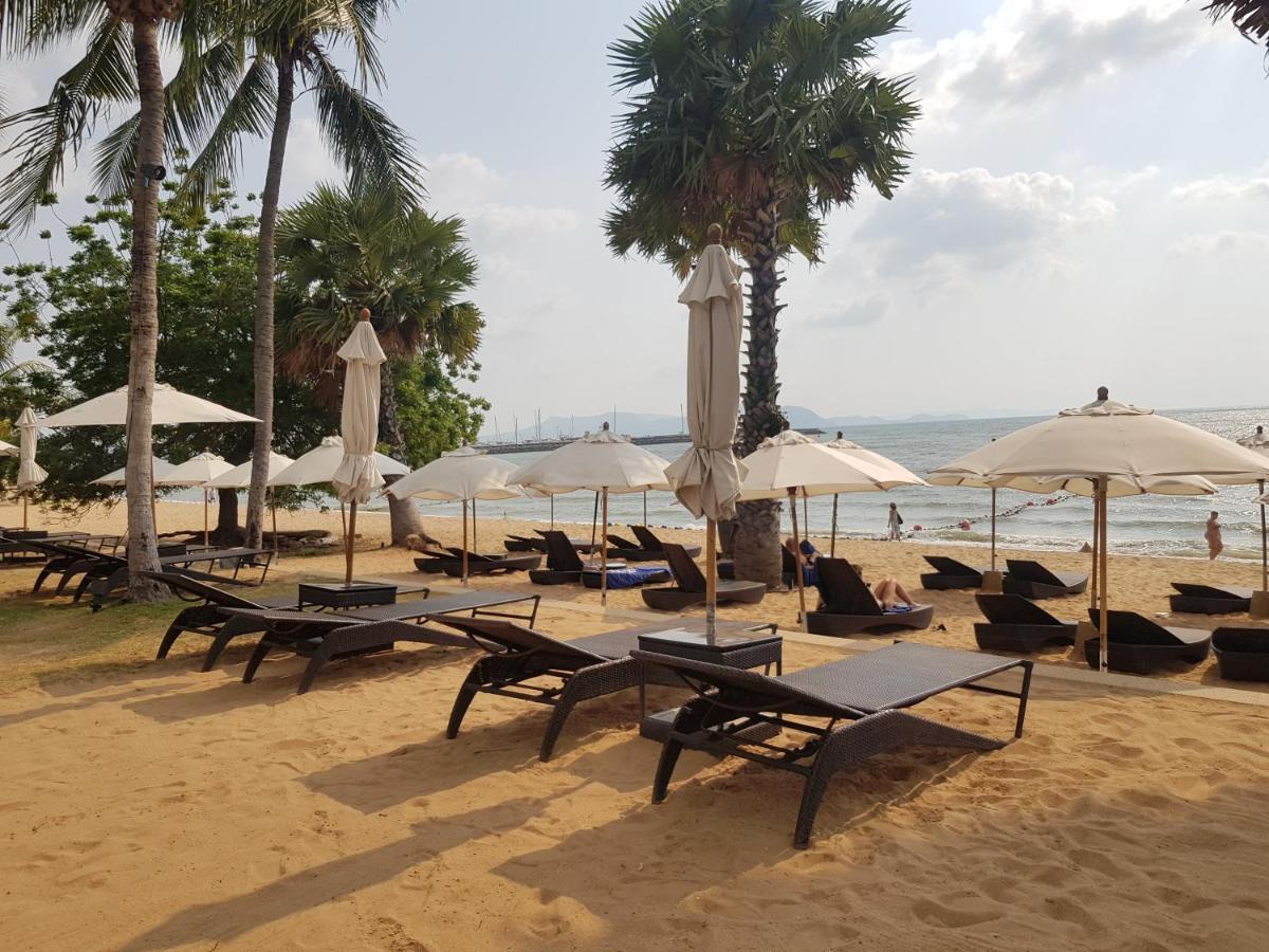 Movenpick Residences Pattaya With Ocean View Na Chom Thian Exterior photo