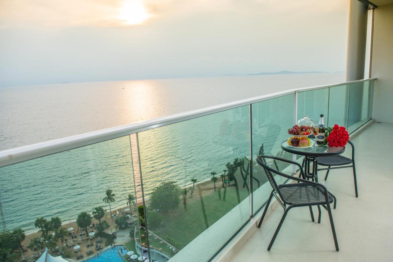 Movenpick Residences Pattaya With Ocean View Na Chom Thian Exterior photo