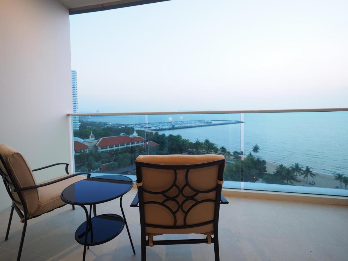 Movenpick Residences Pattaya With Ocean View Na Chom Thian Exterior photo