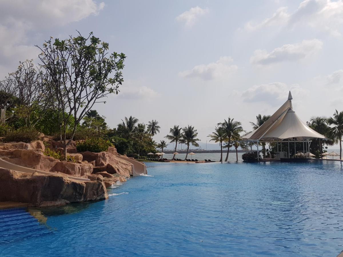 Movenpick Residences Pattaya With Ocean View Na Chom Thian Exterior photo