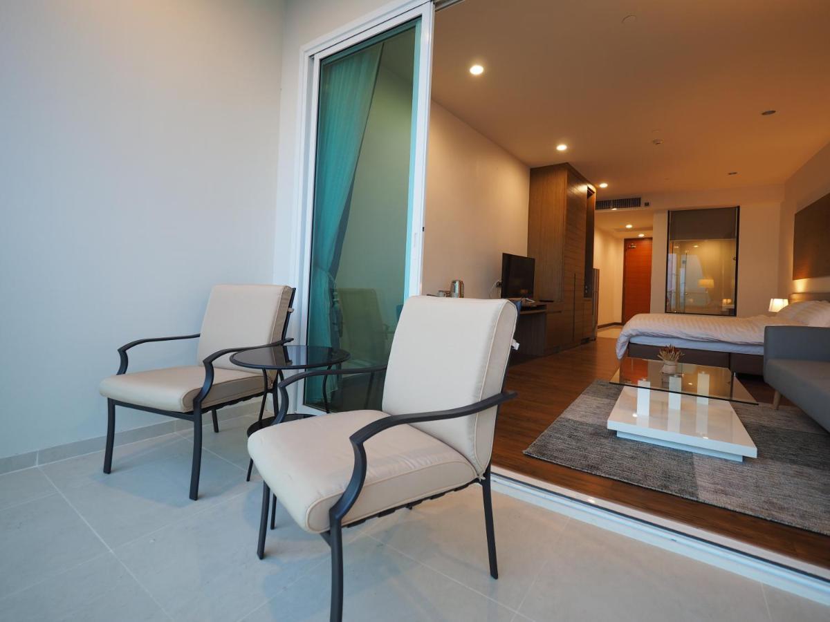 Movenpick Residences Pattaya With Ocean View Na Chom Thian Exterior photo