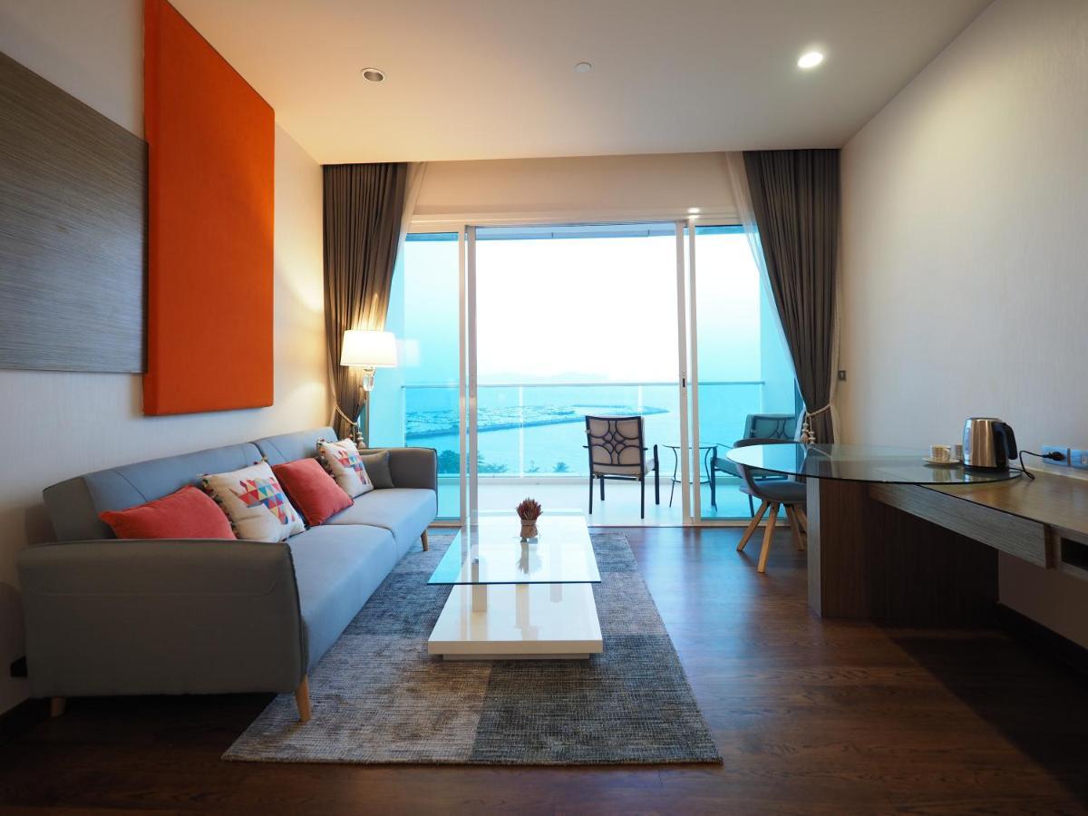 Movenpick Residences Pattaya With Ocean View Na Chom Thian Exterior photo