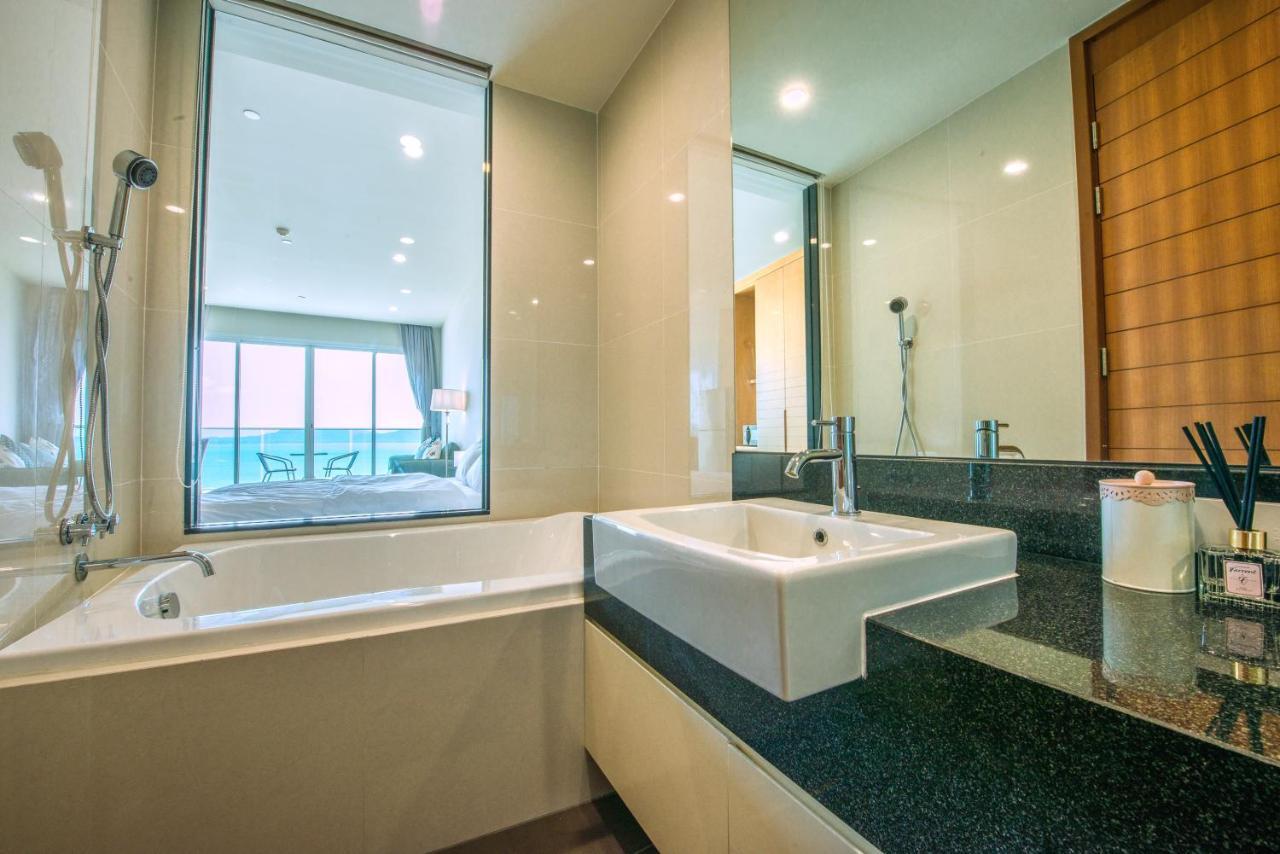 Movenpick Residences Pattaya With Ocean View Na Chom Thian Exterior photo